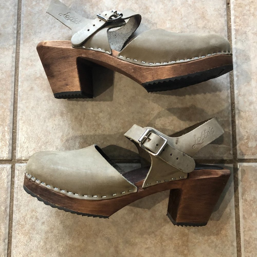 Lotta's wooden clogs